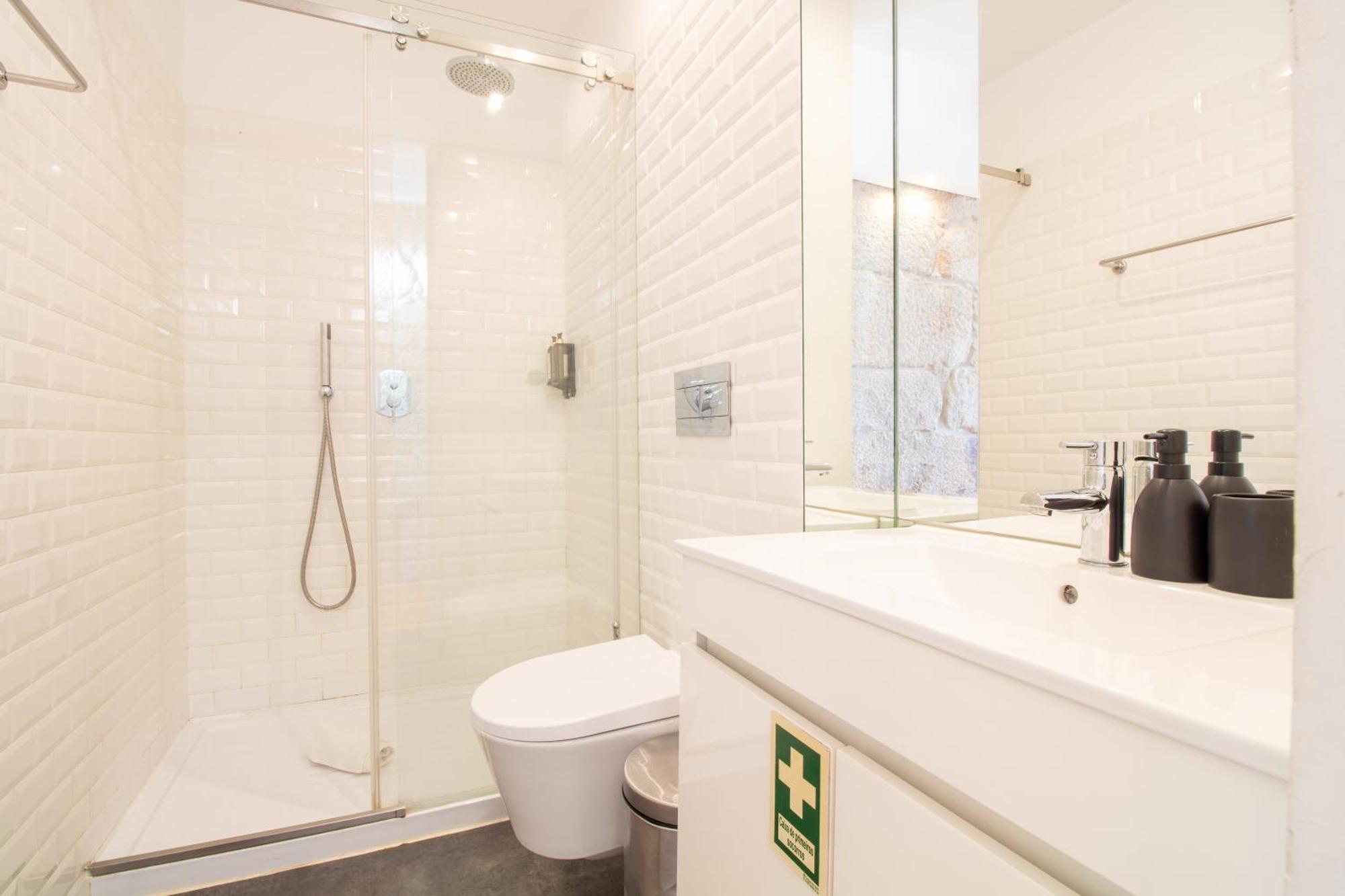 Lovelystay - Dirk Apartment - Almada 4º F OOporto Extérieur photo