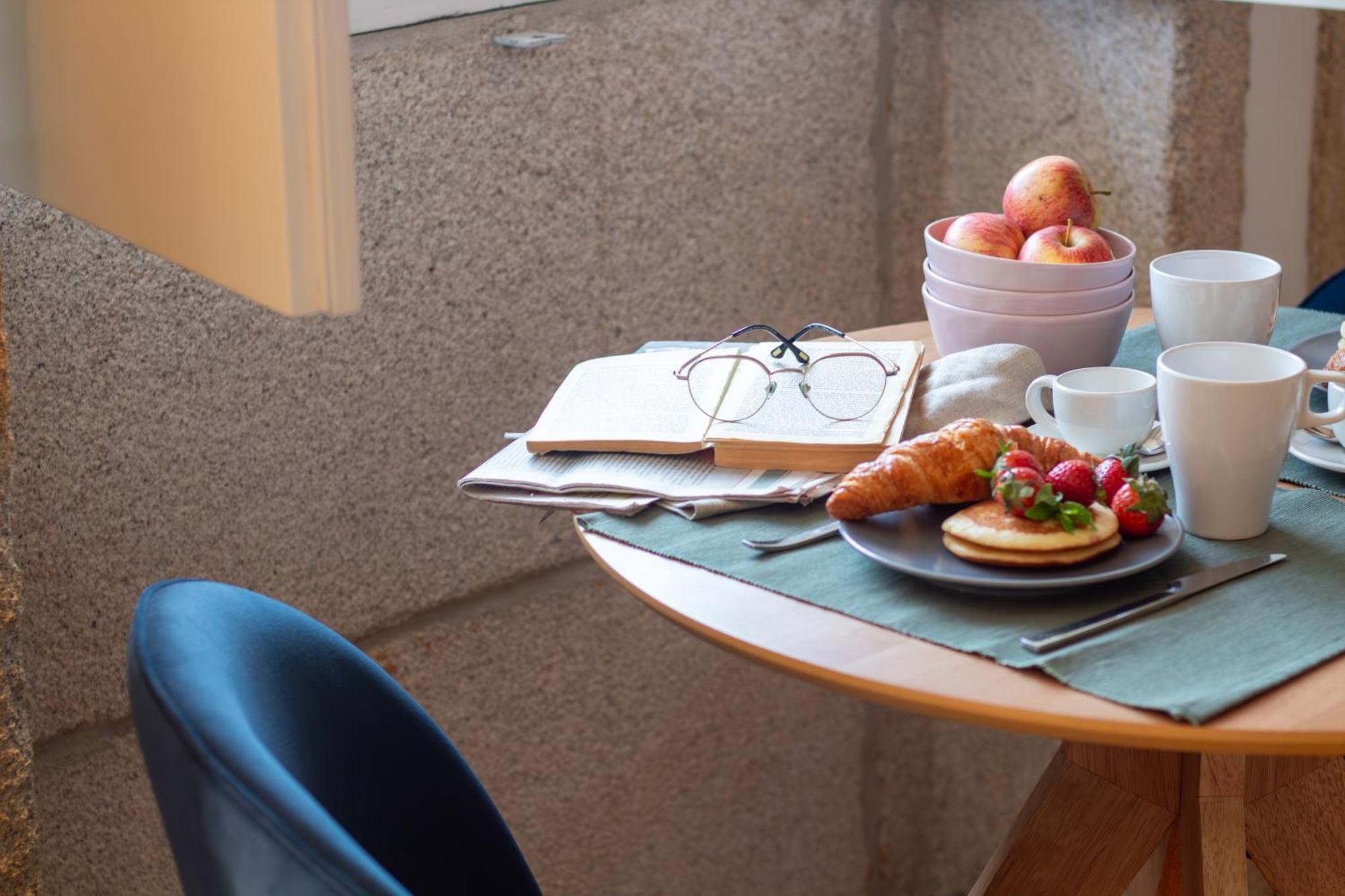 Lovelystay - Dirk Apartment - Almada 4º F OOporto Extérieur photo